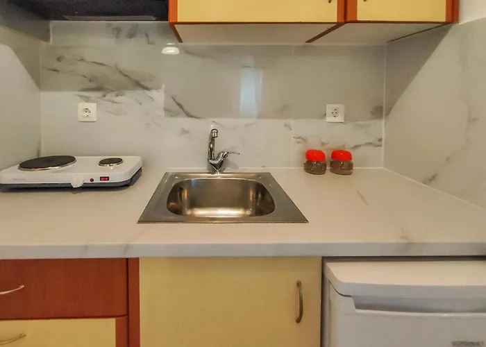 Al Mar בית הארחה